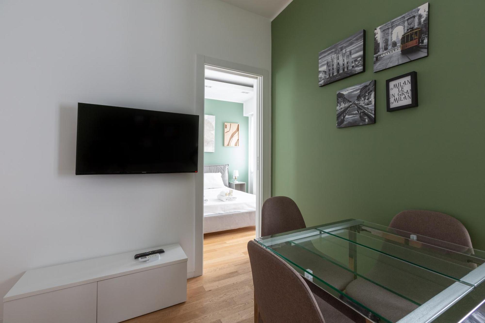 Corso Sempione Modern Flat Milan