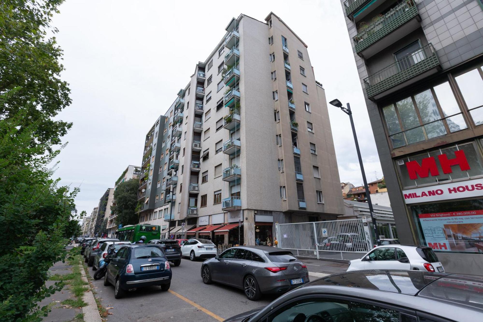 Appartement Corso Sempione Modern Flat *
