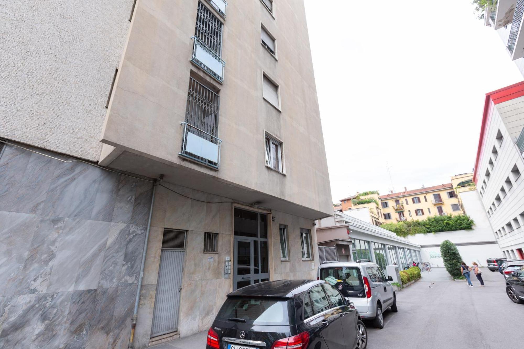 Corso Sempione Modern Flat